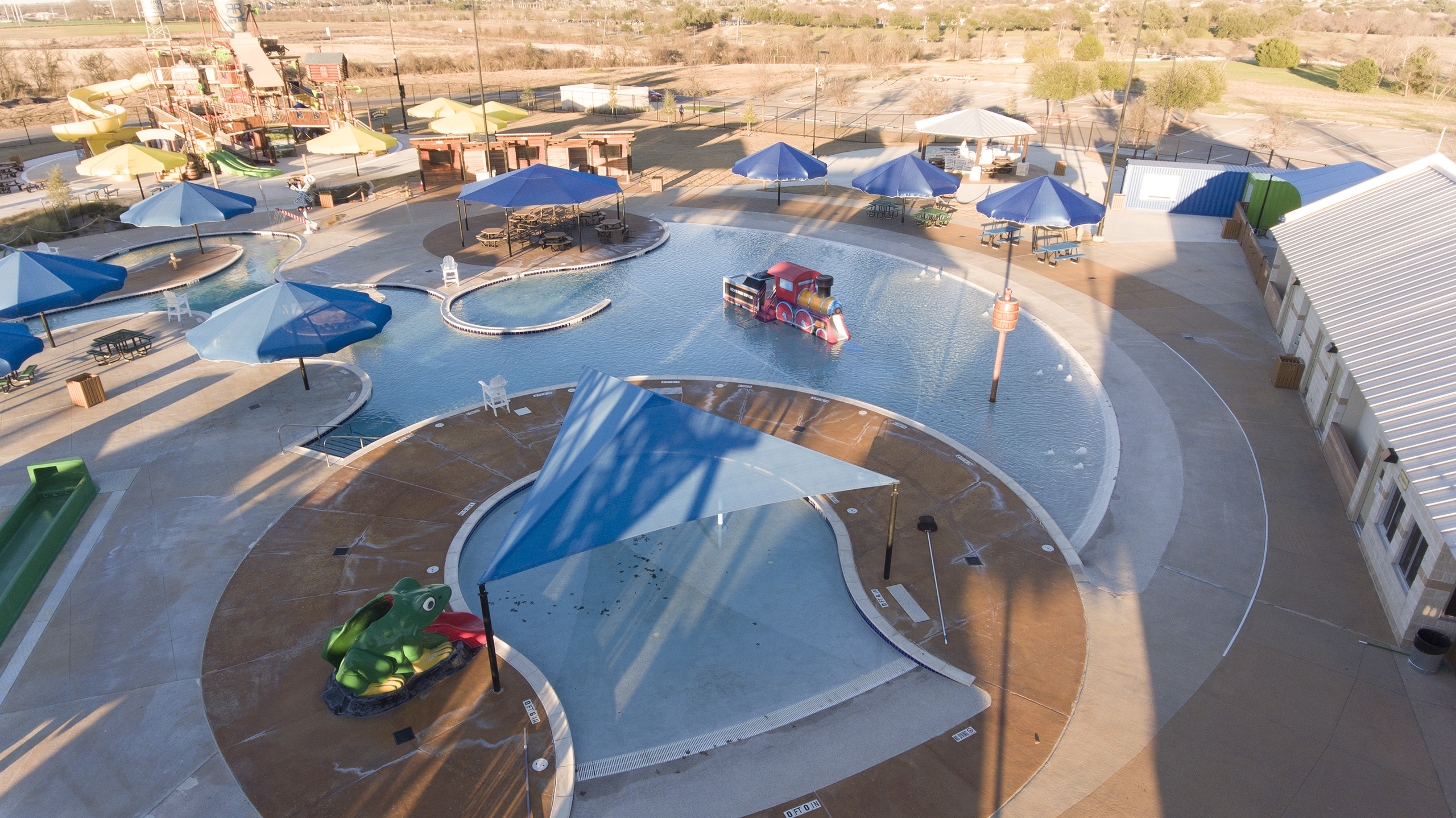 outdoor water park with various usa shades