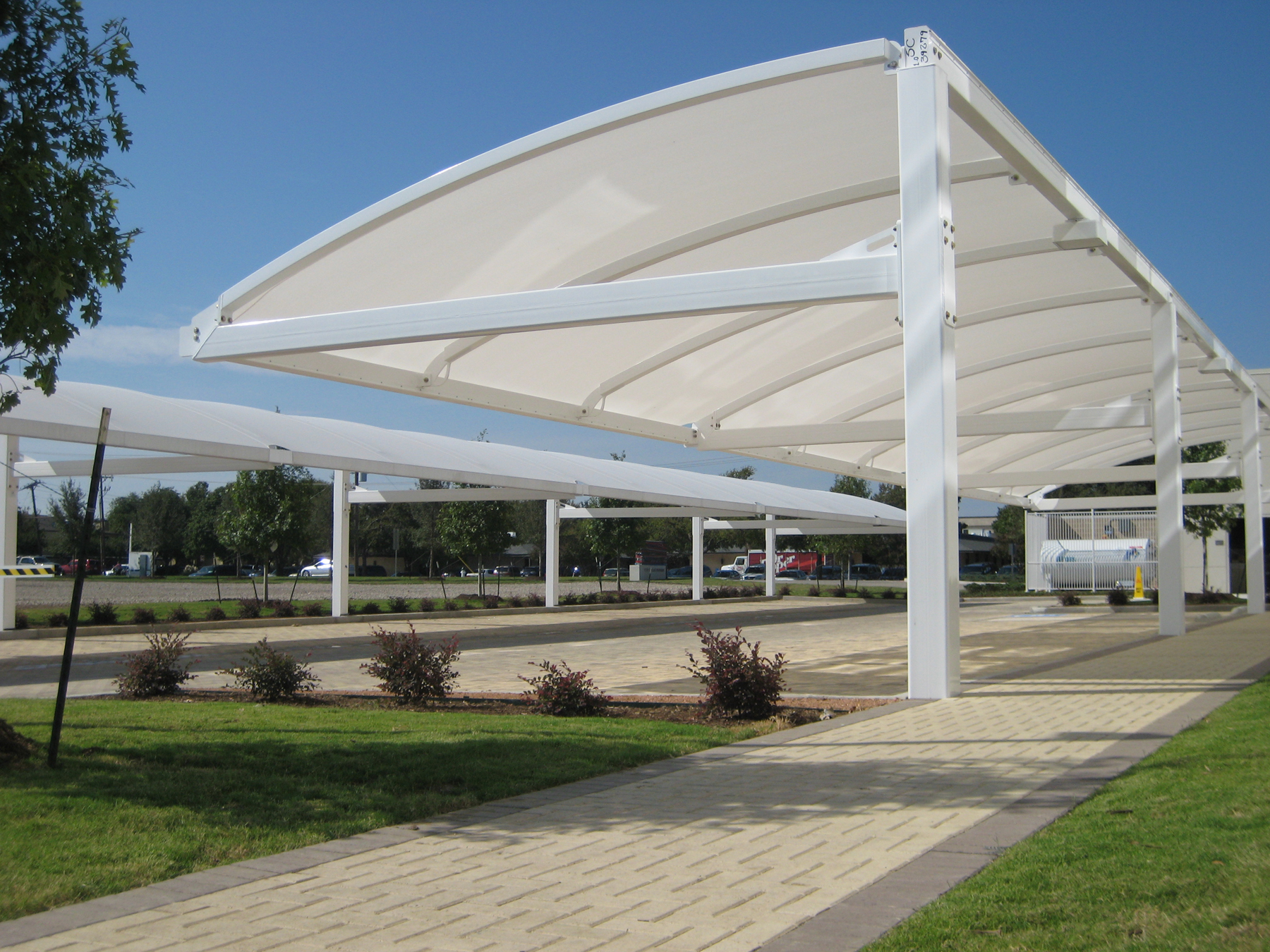 full arch cantilever hospital parking