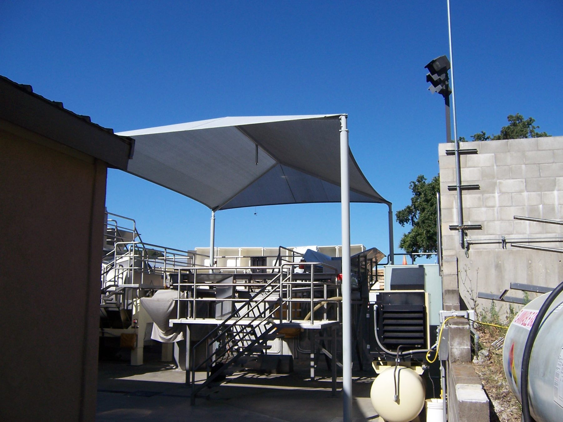shafer winery shade structure